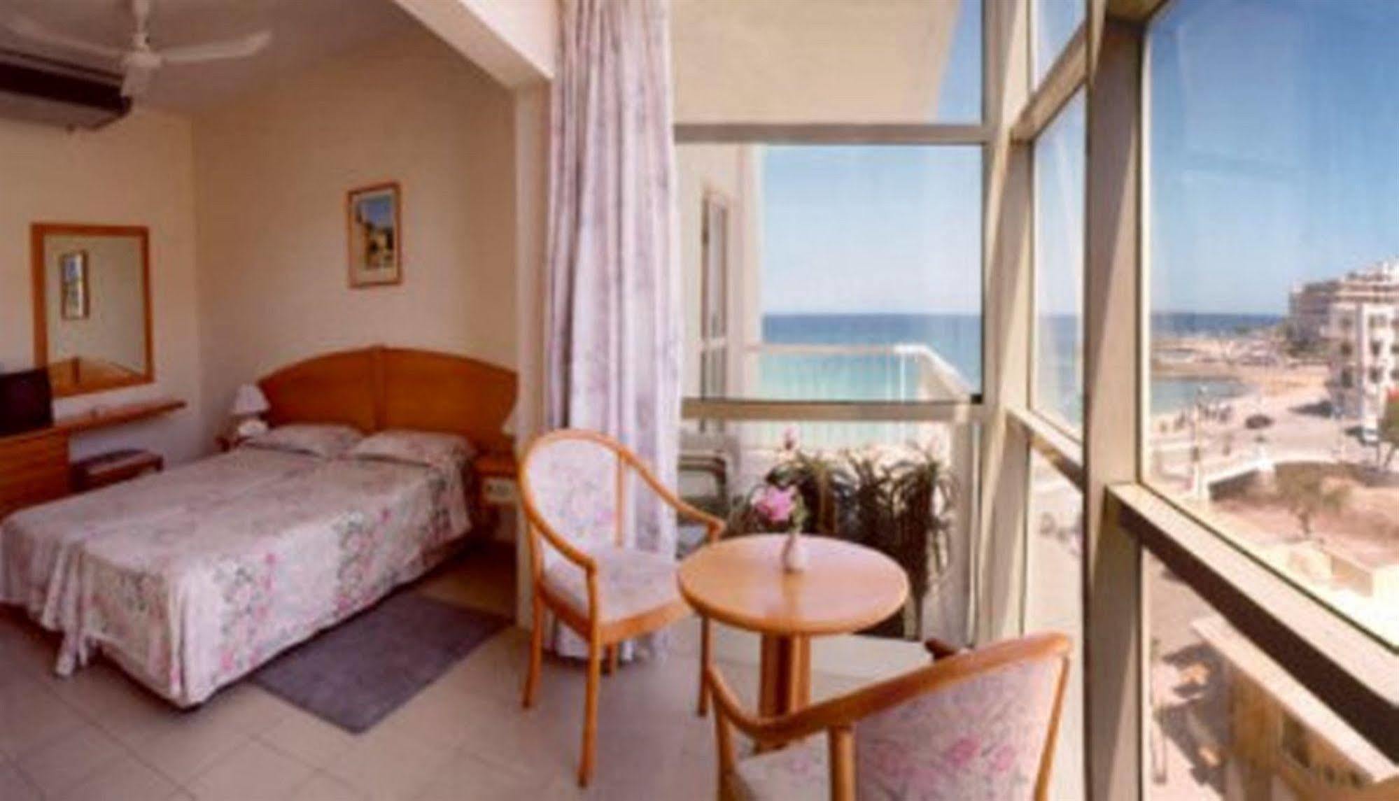 Il-Plajja Hotel Marsalforn Ngoại thất bức ảnh